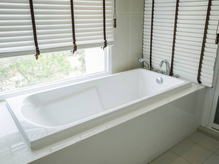 How Much Does A Reglaze Bathtub Cost?