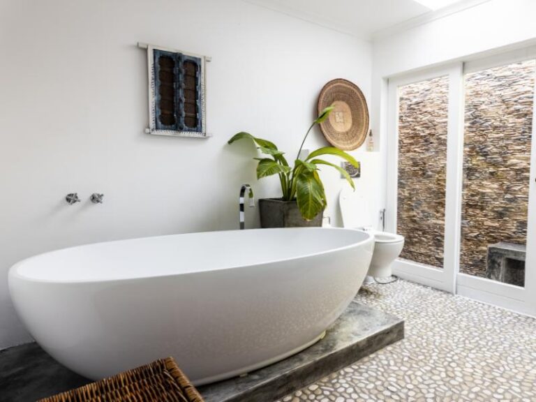 5 Factors That Influence Your Reglaze Bathtub Cost
