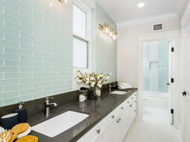 Can Bathroom Tile Reglazing Completely Modernize an Outdated Space in One Day?
