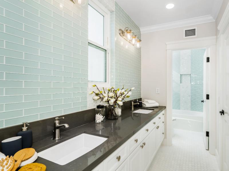 Can Bathroom Tile Reglazing Completely Modernize an Outdated Space in One Day?