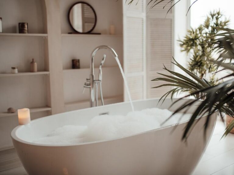 Bathtub Reglazing Costs: How Much Does it Cost to Refresh Your Bathtub?