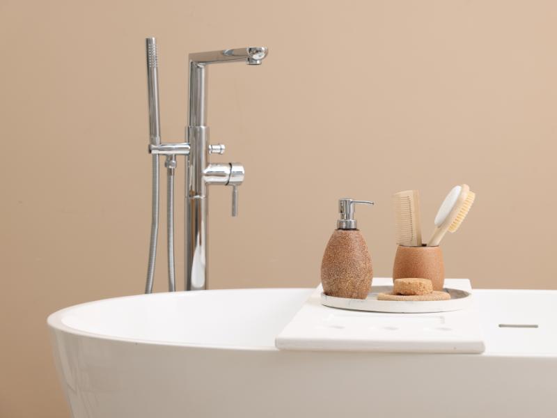 Comparing DIY Kits to Professional Reglaze Bathtub Cost and Quality