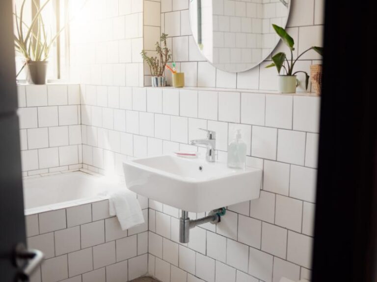 Tile Reglazing Changes the Look of Your Bathroom Without Changing the Layout